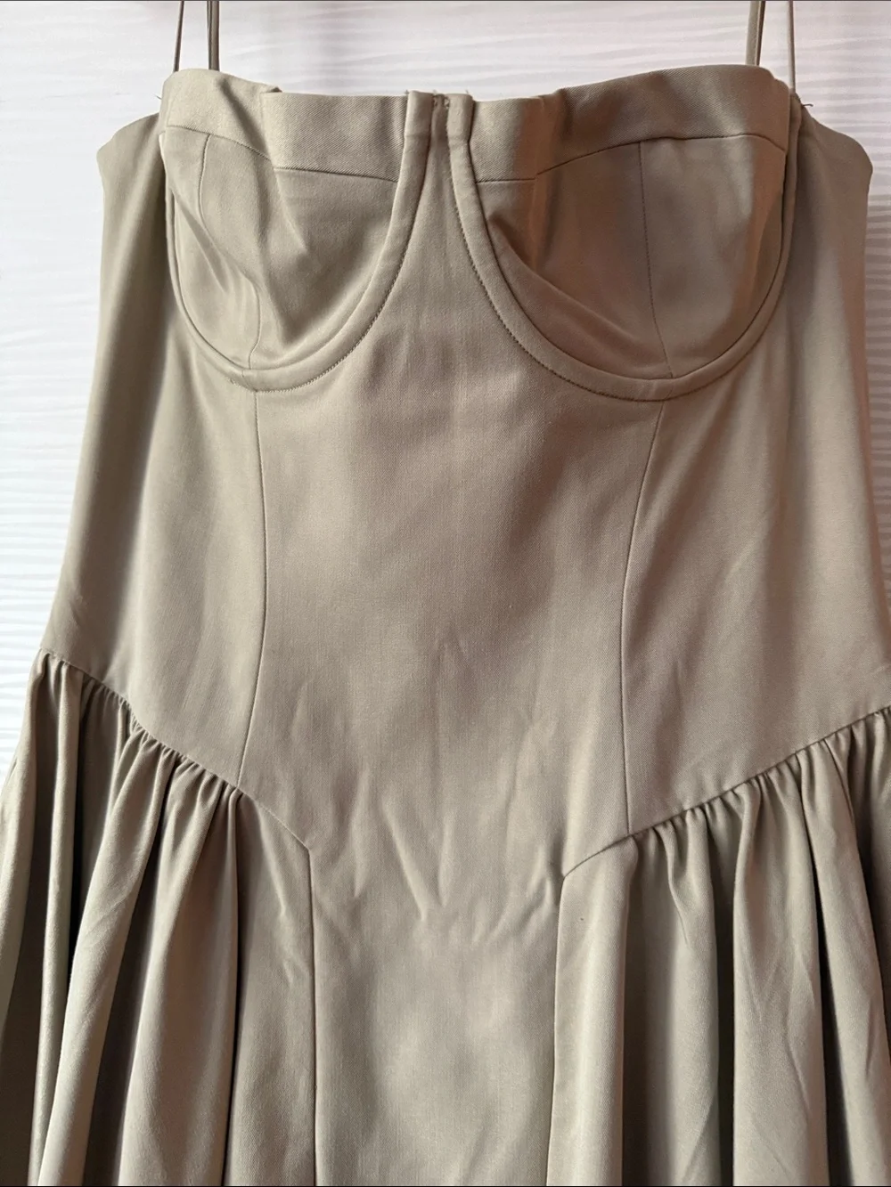 House of CB Women’s Fit-and-Flare Dress in Beige Sz L - Picture 4 of 12